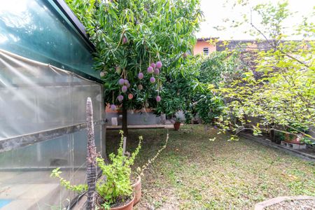 Casa à venda com 290m², 5 quartos e 2 vagasQuintal dos fundos