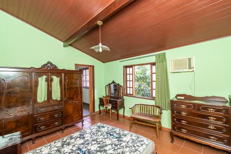 Casa à venda com 290m², 5 quartos e 2 vagas2º andar - Quarto 5