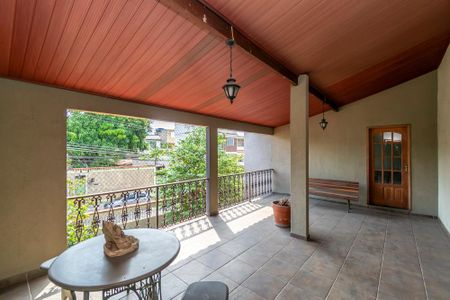 Casa à venda com 290m², 5 quartos e 2 vagas2º andar - Varanda