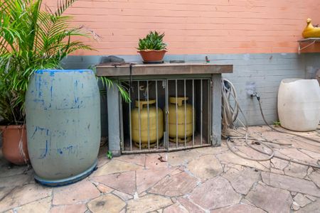 Casa à venda com 290m², 5 quartos e 2 vagasQuintal dos fundos