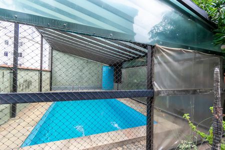 Casa à venda com 290m², 5 quartos e 2 vagasQuintal dos fundos