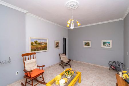 Casa à venda com 290m², 5 quartos e 2 vagas1º andar - Sala