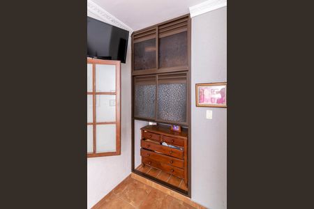 Casa à venda com 290m², 5 quartos e 2 vagas1º andar - Quarto 2 