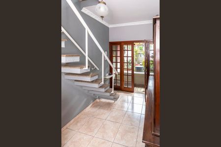 Casa à venda com 290m², 5 quartos e 2 vagas1º andar - Hall da entrada