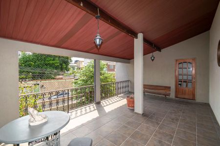 Casa à venda com 290m², 5 quartos e 2 vagas2º andar - Varanda