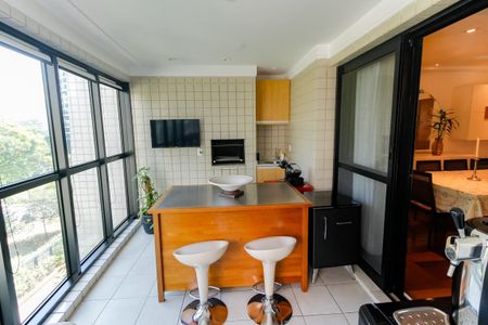 Detalhe - Varanda gourmet de apartamento à venda com 5 quartos, 220m² em Jardim Morumbi, São Paulo