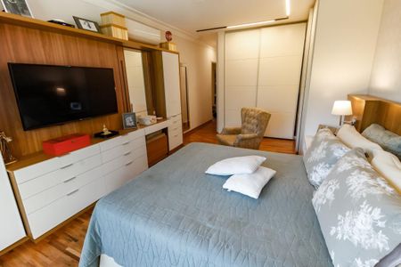 Apartamento à venda com 220m², 5 quartos e 4 vagasSuíte 4