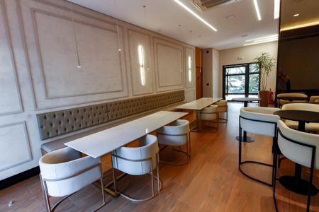 Apartamento à venda com 220m², 5 quartos e 4 vagasÁrea comum - Salão de festas