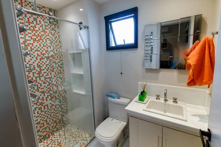 Apartamento à venda com 220m², 5 quartos e 4 vagasBanheiro da Suíte 2