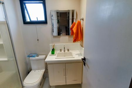 Apartamento à venda com 220m², 5 quartos e 4 vagasBanheiro da Suíte 2