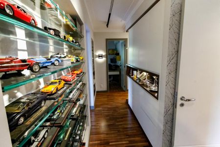 Apartamento à venda com 220m², 5 quartos e 4 vagasCorredor Suítes