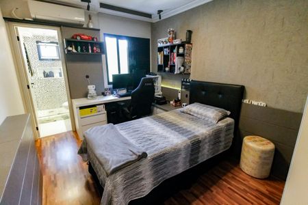 Apartamento à venda com 220m², 5 quartos e 4 vagasSuíte 3