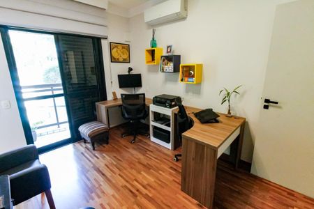 Apartamento à venda com 220m², 5 quartos e 4 vagasSuíte 2