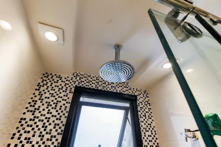 Apartamento à venda com 220m², 5 quartos e 4 vagasBanheiro da Suíte 3 - chuveiro