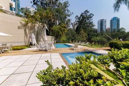 Apartamento à venda com 220m², 5 quartos e 4 vagasÁrea comum - Piscina (torre Hibisco)