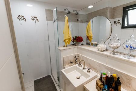 Apartamento à venda com 220m², 5 quartos e 4 vagasBanheiro da Suíte 4