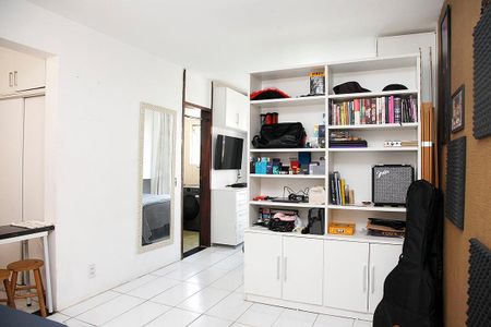 Sala de kitnet/studio à venda com 1 quarto, 35m² em Centro Histórico, Porto Alegre