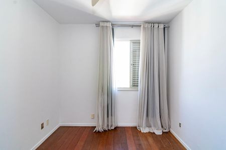 Apartamento à venda com 145m², 4 quartos e 3 vagasQuarto 2