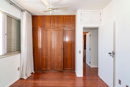 Apartamento à venda com 145m², 4 quartos e 3 vagasSuíte