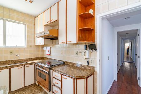 Apartamento à venda com 145m², 4 quartos e 3 vagasCozinha