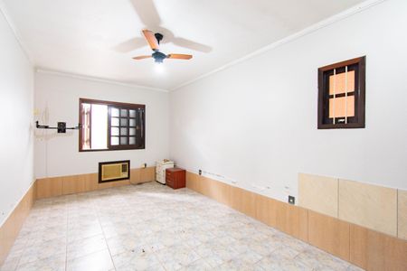 Casa à venda com 160m², 3 quartos e 8 vagas