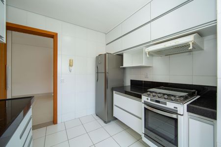 Apartamento à venda com 130m², 2 quartos e 3 vagasCOZINHA