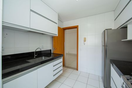 Apartamento à venda com 130m², 2 quartos e 3 vagasCOZINHA
