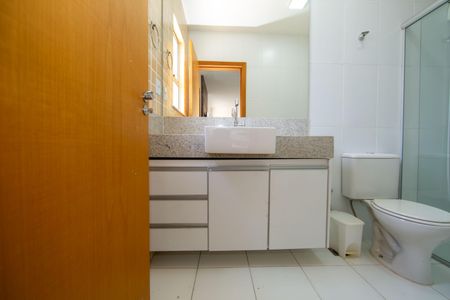 Apartamento à venda com 130m², 2 quartos e 3 vagasBANHEIRO2