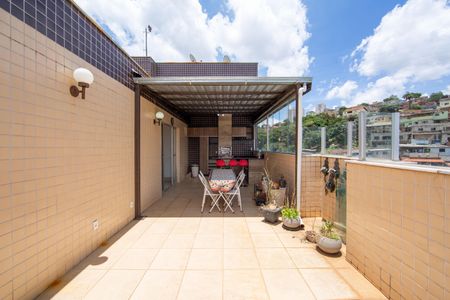 Apartamento à venda com 130m², 2 quartos e 3 vagasCOBERTURA