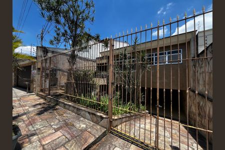 Casa para alugar com 40m², 1 quarto e sem vaga Casa para alugar com 40m², 1 quarto e sem vagaFachada