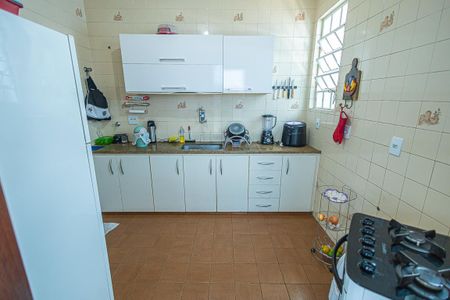 cozinha de casa de condomínio à venda com 4 quartos, 170m² em Planalto, Belo Horizonte