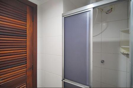 Banheiro de kitnet/studio para alugar com 1 quarto, 30m² em Pátria Nova, Novo Hamburgo