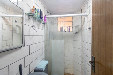 Banheiro Social de kitnet/studio para alugar com 1 quarto, 29m² em Cidade Industrial de Curitiba, Curitiba