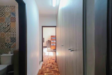 Casa à venda com 200m², 4 quartos e 2 vagasCorredor - Roupeiro