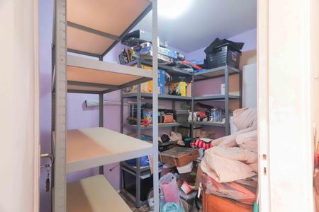 Casa à venda com 200m², 4 quartos e 2 vagasLavanderia