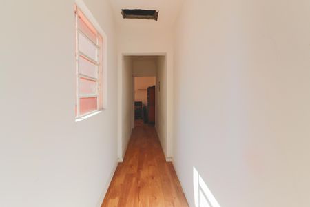 Casa à venda com 200m², 4 quartos e 2 vagasCorredor Quartos