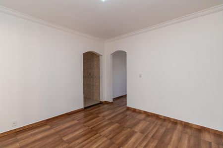 Sala de casa à venda com 3 quartos, 180m² em Frei Eustaquio, Belo Horizonte
