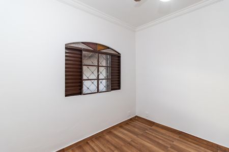 Quarto 2 de casa à venda com 3 quartos, 180m² em Frei Eustaquio, Belo Horizonte