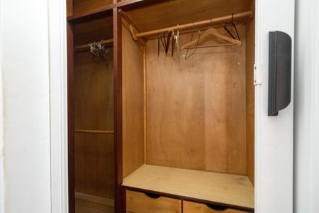 Apartamento à venda com 58m², 2 quartos e 1 vaga Apartamento à venda com 58m², 2 quartos e 1 vagaCloset