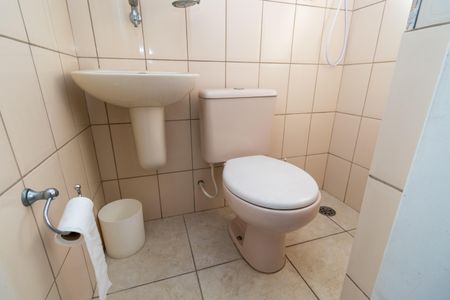 Apartamento à venda com 58m², 2 quartos e 1 vaga Apartamento à venda com 58m², 2 quartos e 1 vagaBanheiro de Serviço