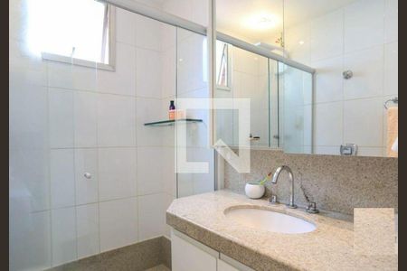 Apartamento à venda com 107m², 3 quartos e 2 vagasBanheiro 