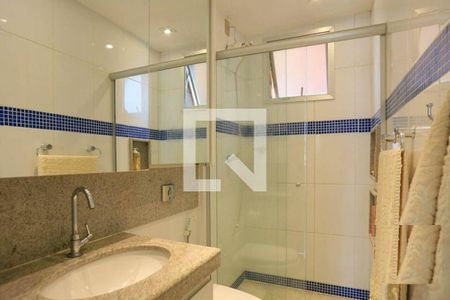 Apartamento à venda com 107m², 3 quartos e 2 vagasBanheiro 