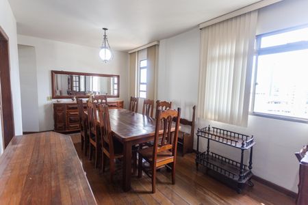 Apartamento à venda com 164m², 4 quartos e 2 vagasCopa