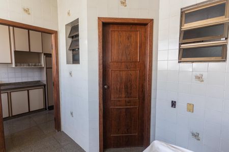 Apartamento à venda com 164m², 4 quartos e 2 vagasQuarto e Banheiro de Serviço