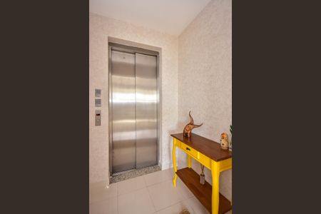 Apartamento à venda com 138m², 3 quartos e 2 vagasHall Privativo