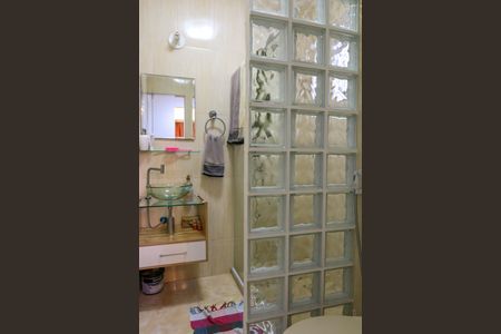 Casa de condomínio à venda com 204m², 3 quartos e 1 vagaBanheiro - 2º Pavimento