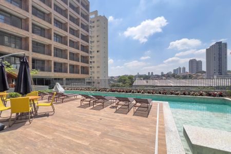 Apartamento à venda com 184m², 3 quartos e 3 vagas Apartamento à venda com 184m², 3 quartos e 3 vagasPiscina