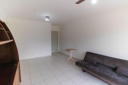 Apartamento à venda com 70m², 2 quartos e 1 vaga Apartamento à venda com 70m², 2 quartos e 1 vagaSala