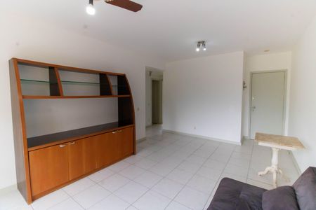 Sala de apartamento à venda com 2 quartos, 70m² em Itaipu, Niterói