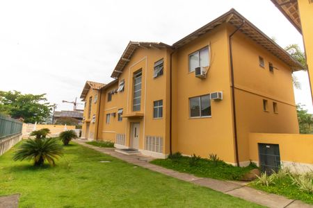 Apartamento à venda com 70m², 2 quartos e 1 vaga Apartamento à venda com 70m², 2 quartos e 1 vagaFachada